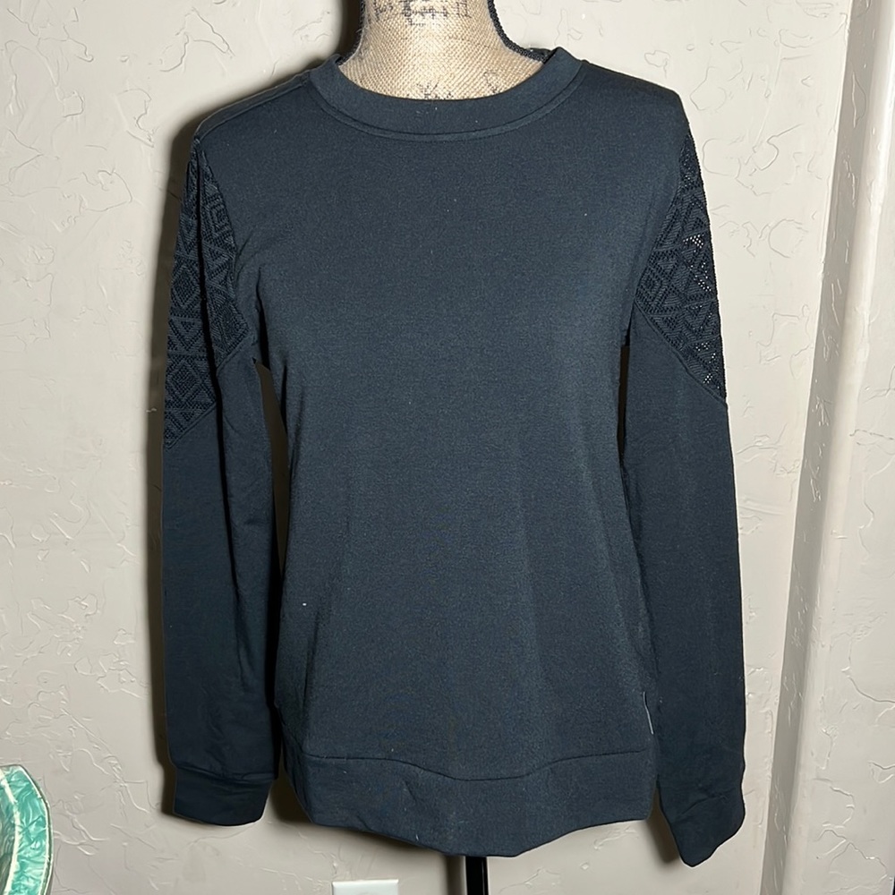 Cruel woman’s black sweatshirt